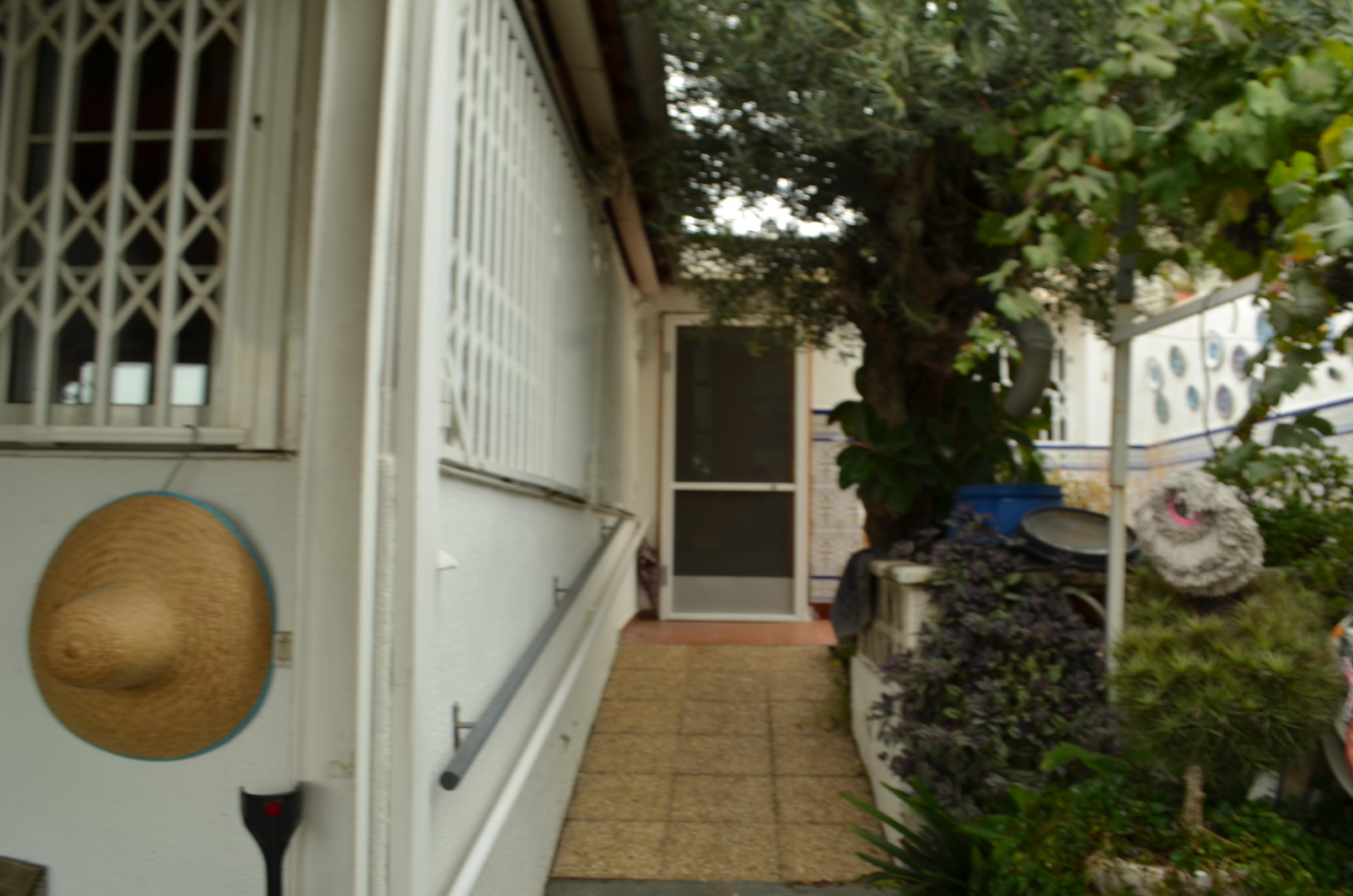 Imagen 4 Casa en venta en Santa Coloma De Gramenet / A 2 minutos del metro L9