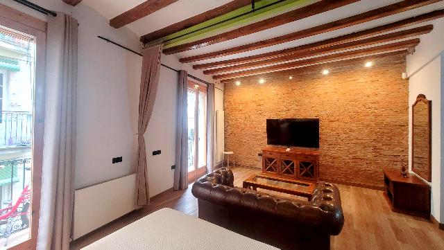 Imagen 1 Inmueble 299615 - Piso en venta en Barcelona / A un paso del Metro Universitat y Ronda Sant Antoni