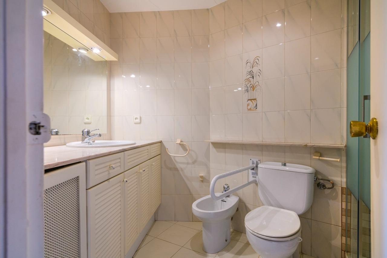 Imagen 35 Piso en venta en Barcelona / Avda. mare de déu de Montserrat