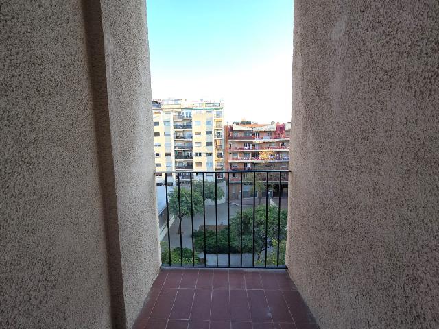 Imagen 3 Inmueble 300162 - Piso en venta en Barcelona / Junto Avda. Meridiana