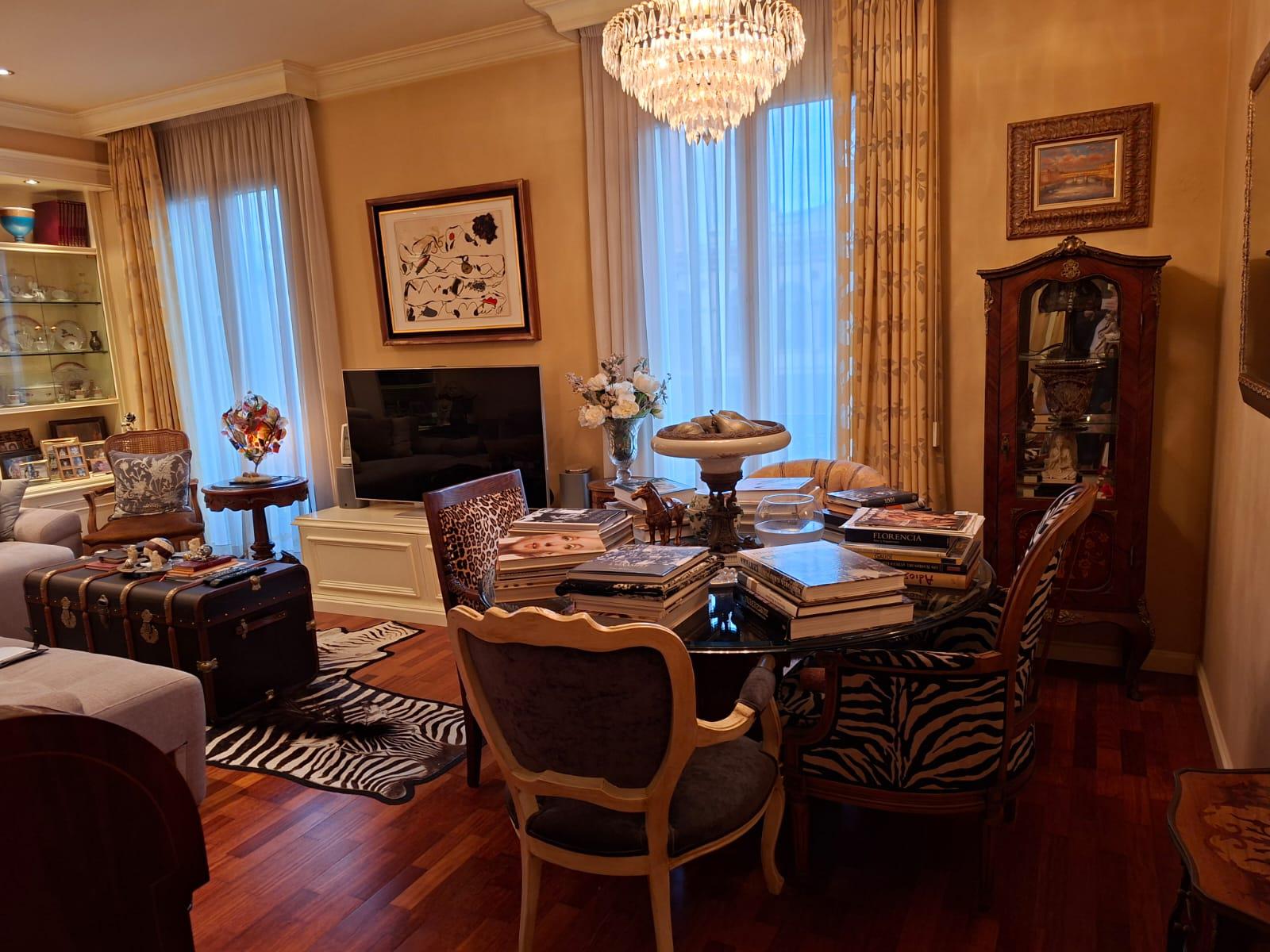 Imagen 1 Piso en venta en Barcelona / Comte Urgell - Provença