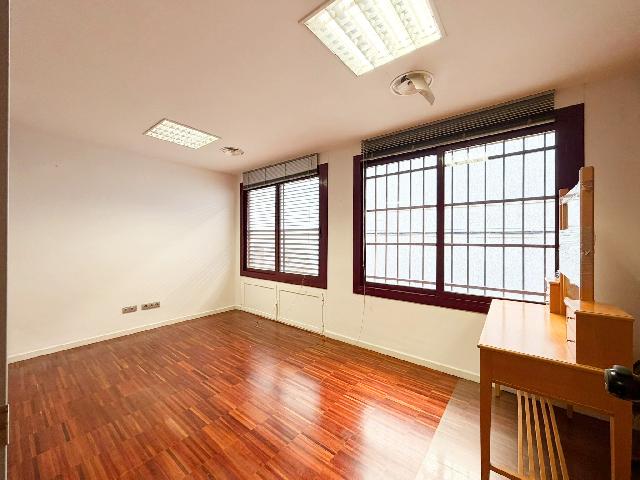 Imagen 2 Inmueble 300755 - Oficina Comercial en venta en Barcelona / Numancia - Travessera de les Corts