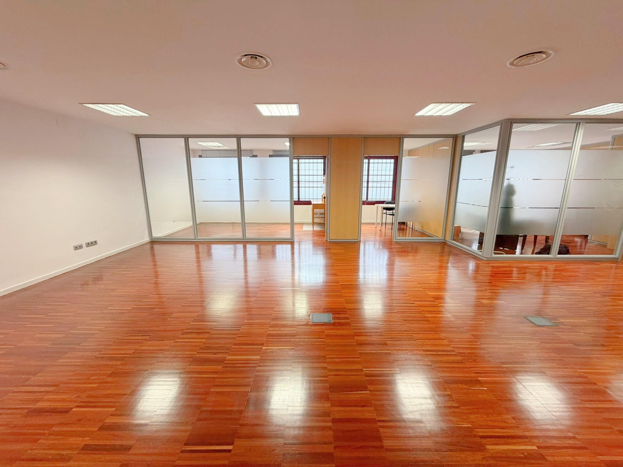 Imagen 10 Oficina Comercial en venta en Barcelona / Numancia - Travessera de les Corts