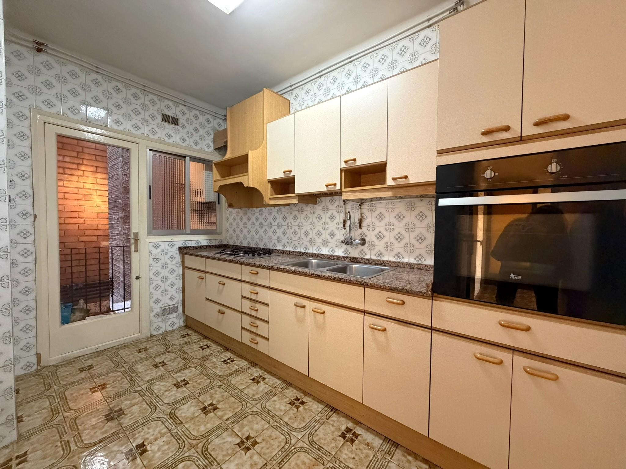 Imagen 3 Piso en venta en Barcelona / Junto C/ Escorial