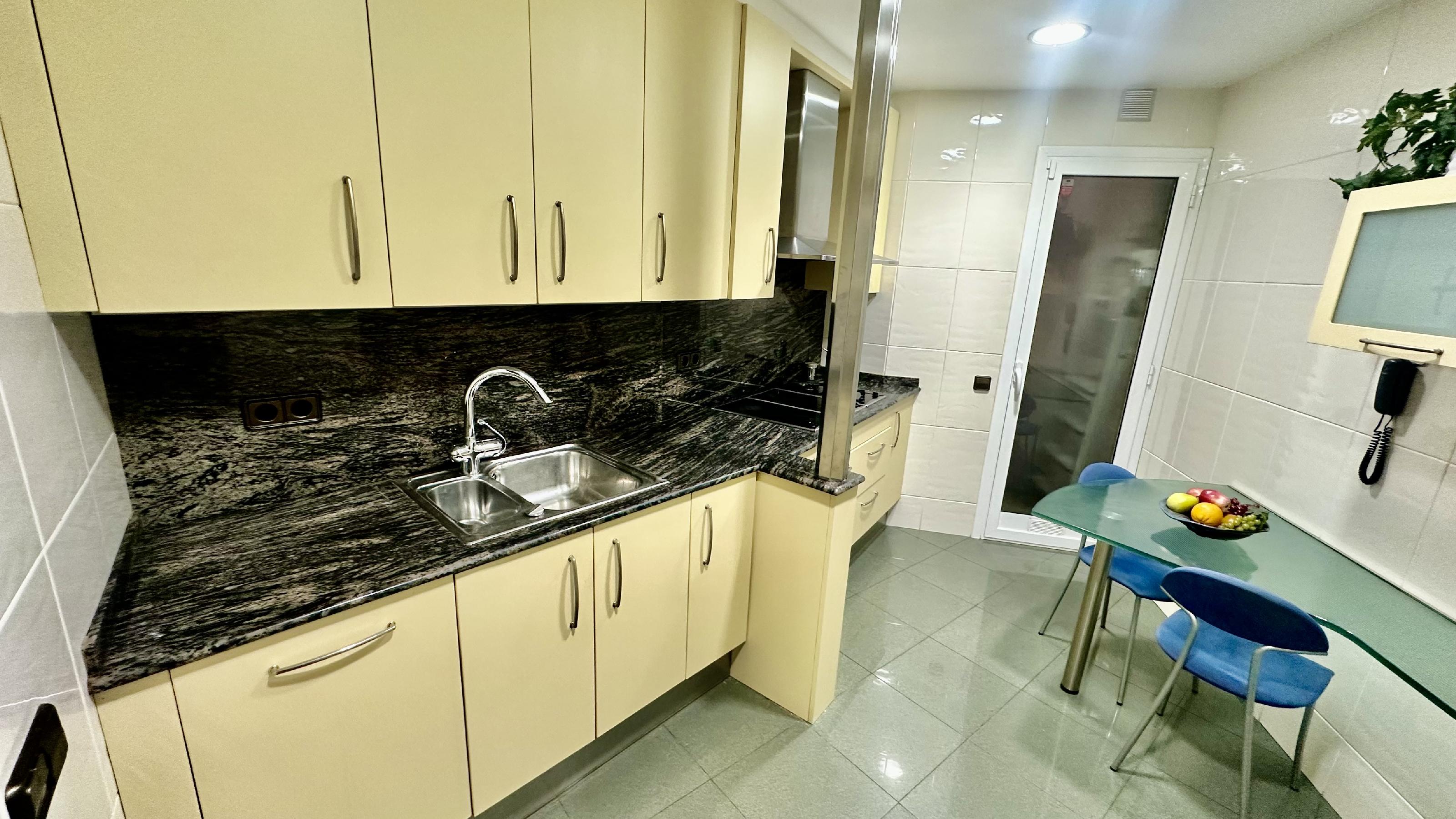 Imagen 3 Piso en venta en Barcelona / Comte Borrell - Mercat Sant Antoni