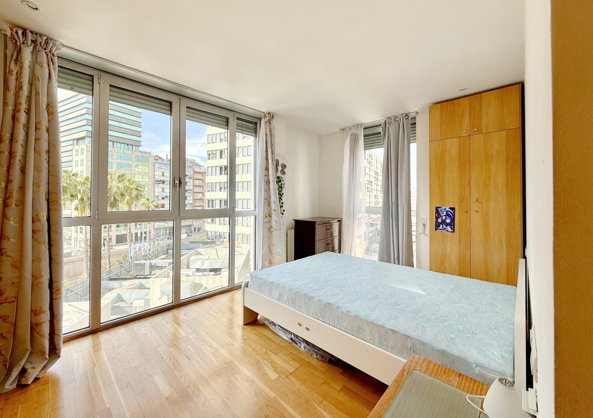 Imagen 13 Piso en venta en Barcelona / Junto Plaça Cerdà