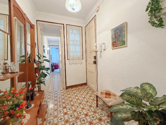 Imagen 6 Inmueble 302698 - Piso en venta en Barcelona / Junto Ronda Sant Antoni y metro L2