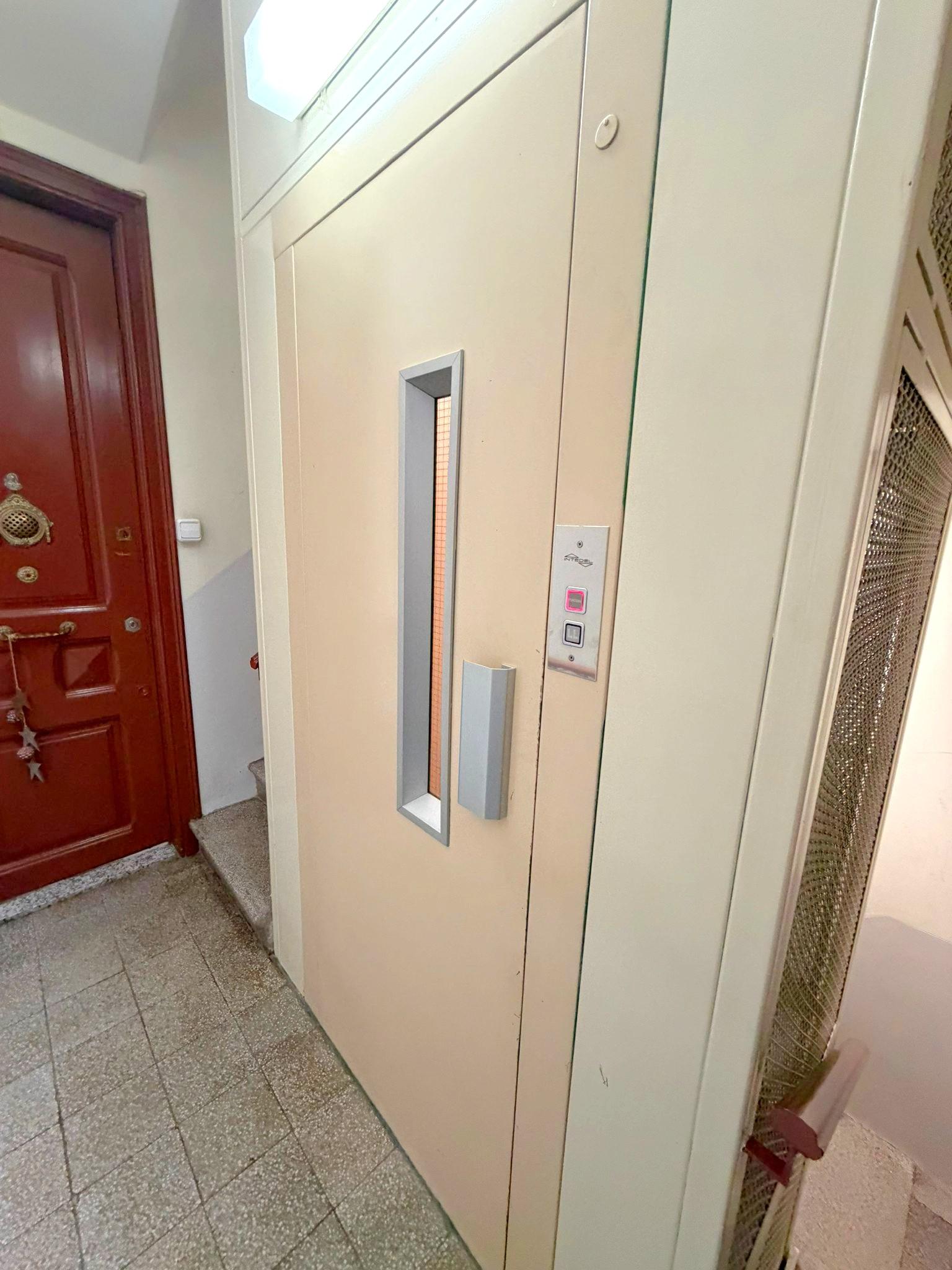 Imagen 34 Piso en venta en Barcelona / Junto Ronda Sant Antoni y metro L2