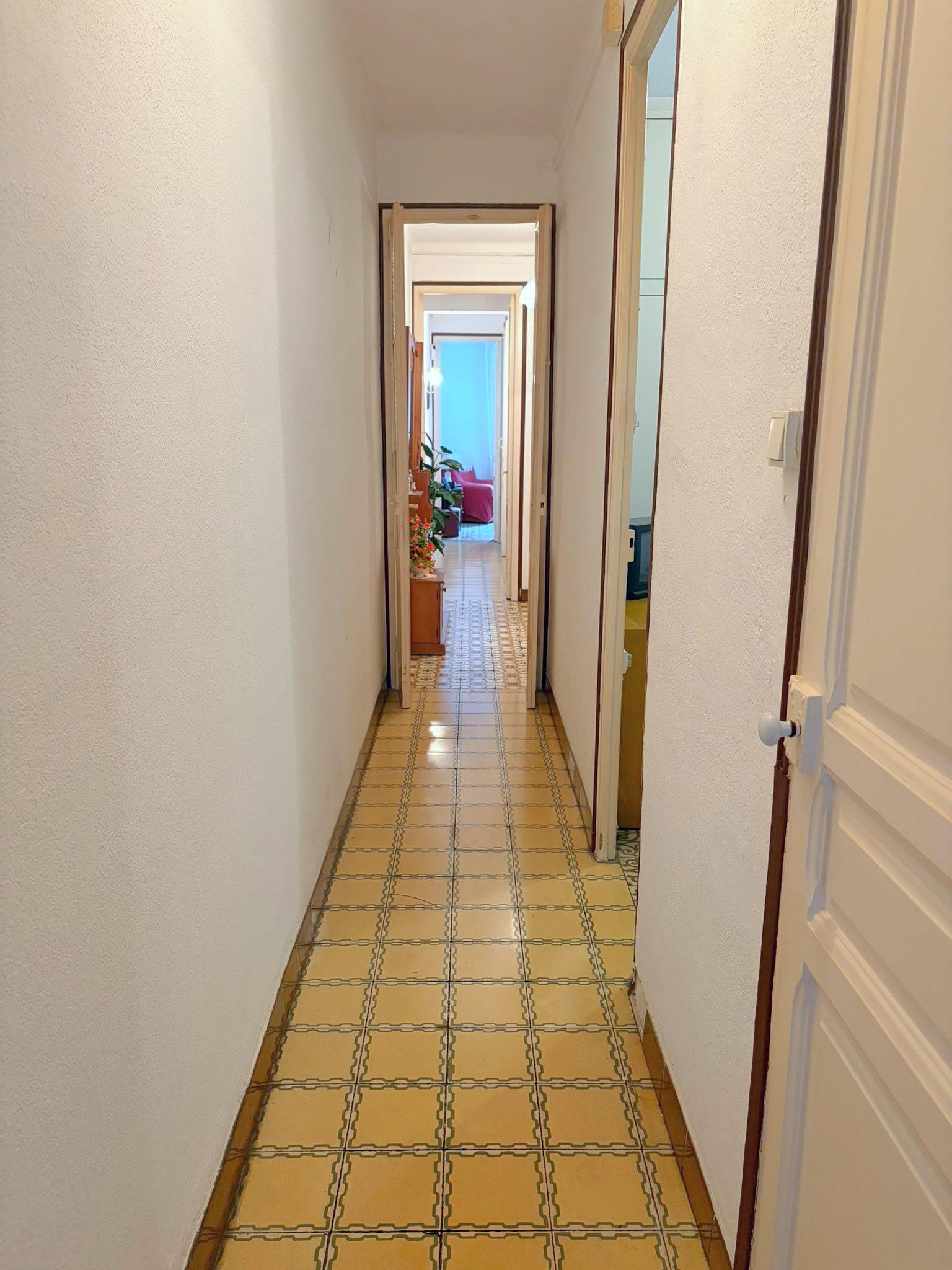 Imagen 33 Piso en venta en Barcelona / Junto Ronda Sant Antoni y metro L2
