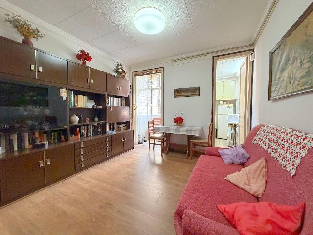 Imagen 9 Inmueble 302698 - Piso en venta en Barcelona / Junto Ronda Sant Antoni y metro L2