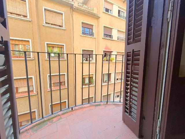 Imagen 4 Inmueble 302698 - Piso en venta en Barcelona / Junto Ronda Sant Antoni y metro L2