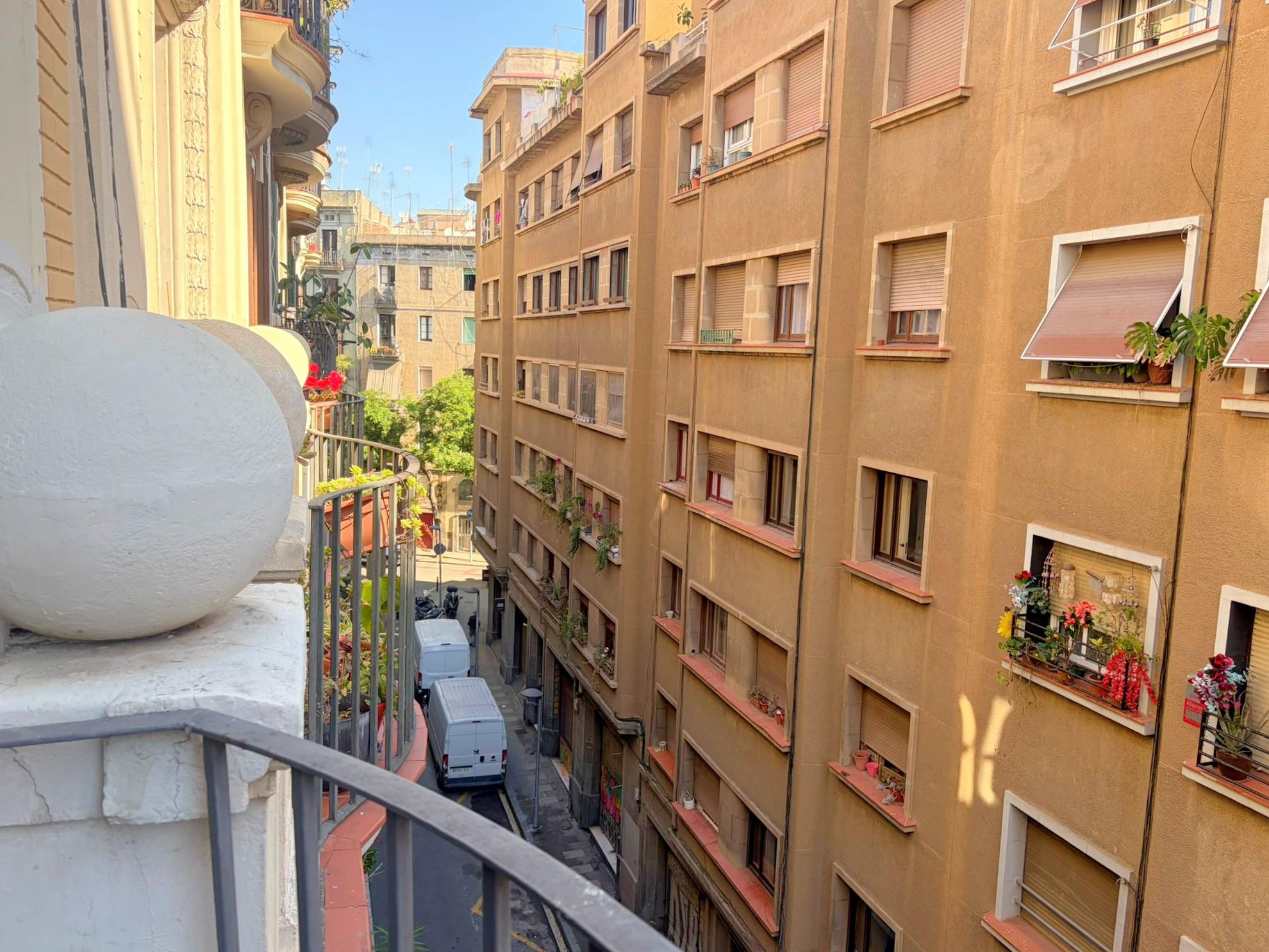 Imagen 23 Piso en venta en Barcelona / Junto Ronda Sant Antoni y metro L2