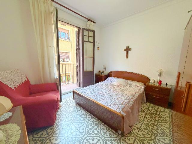 Imagen 5 Inmueble 302698 - Piso en venta en Barcelona / Junto Ronda Sant Antoni y metro L2
