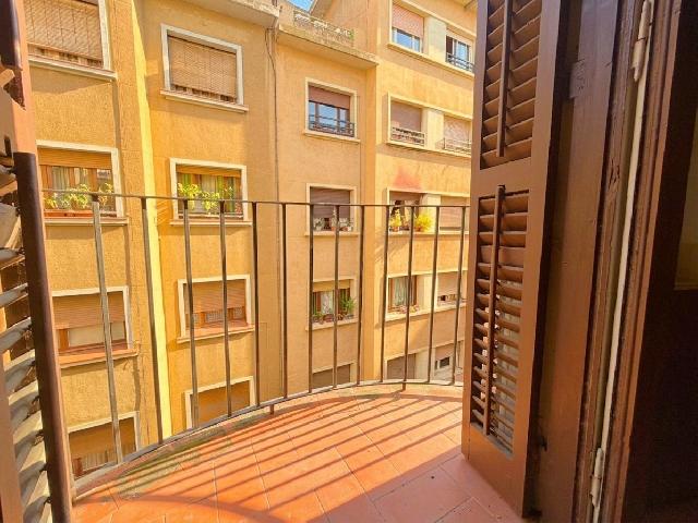 Imagen 4 Inmueble 302698 - Piso en venta en Barcelona / Junto Ronda Sant Antoni y metro L2