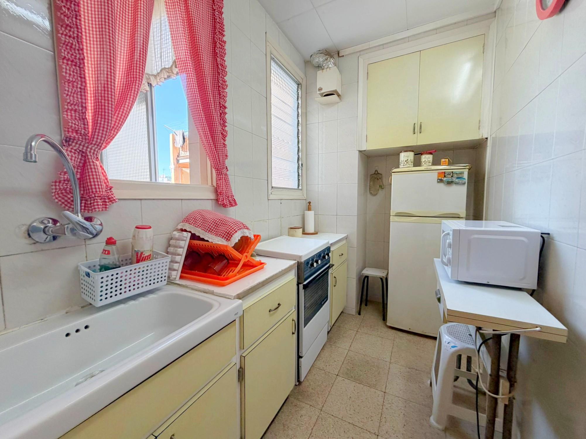 Imagen 2 Piso en venta en Barcelona / Junto Ronda Sant Antoni y metro L2