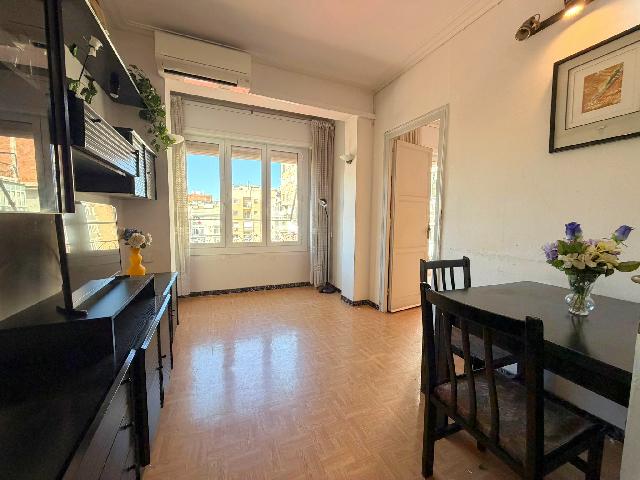 Imagen 8 Inmueble 302888 - Piso en venta en Barcelona / Junto Plaça Universitat