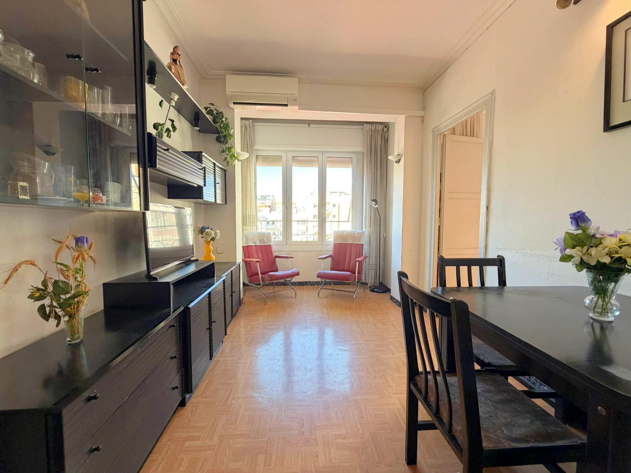 Imagen 1 Piso en venta en Barcelona / Junto Plaça Universitat