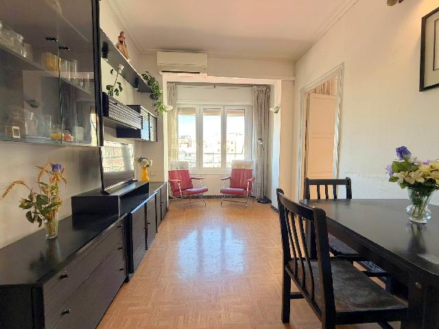 Imagen 1 Inmueble 302888 - Piso en venta en Barcelona / Junto Plaça Universitat