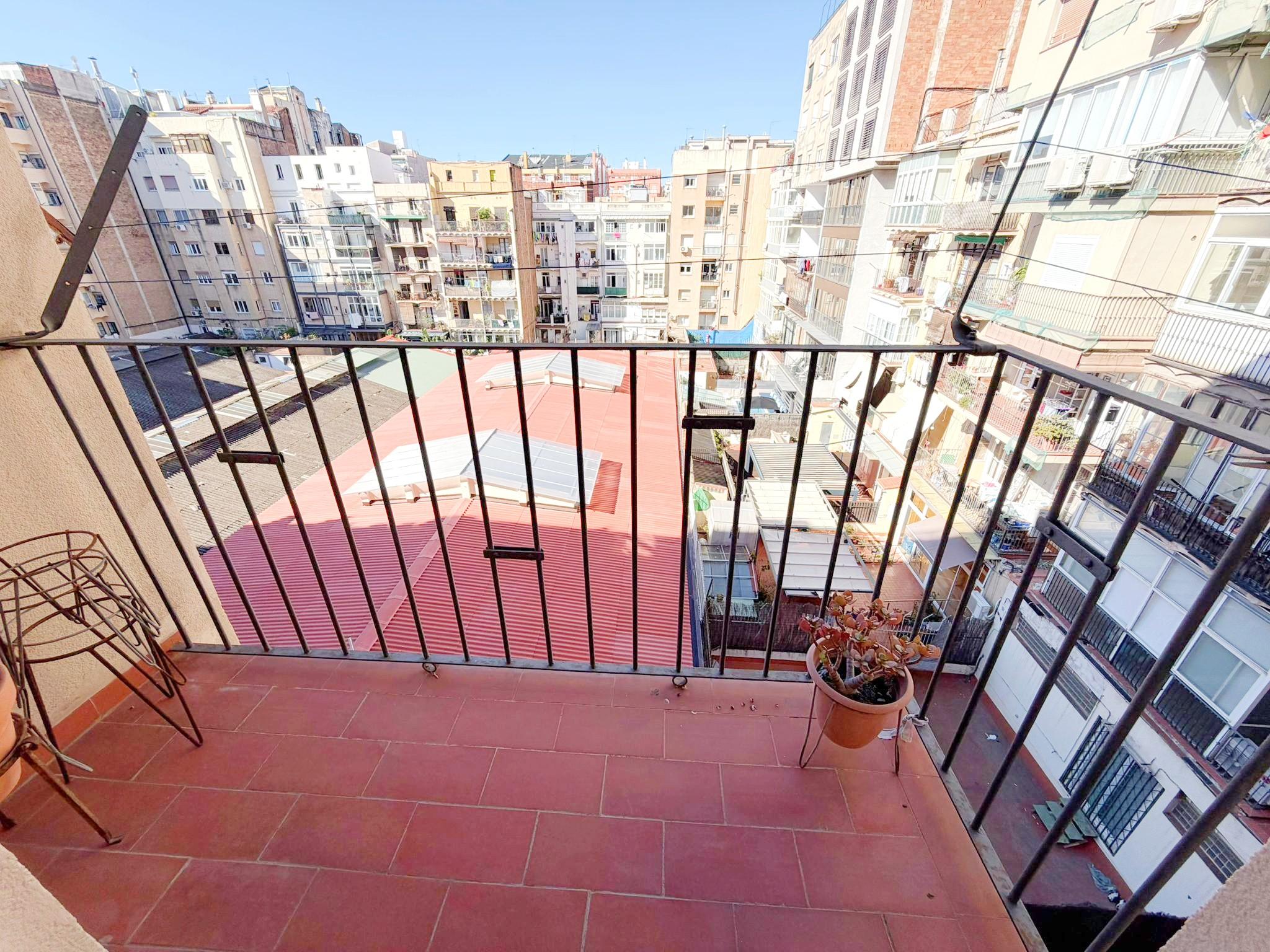 Imagen 3 Piso en venta en Barcelona / Junto Plaça Universitat