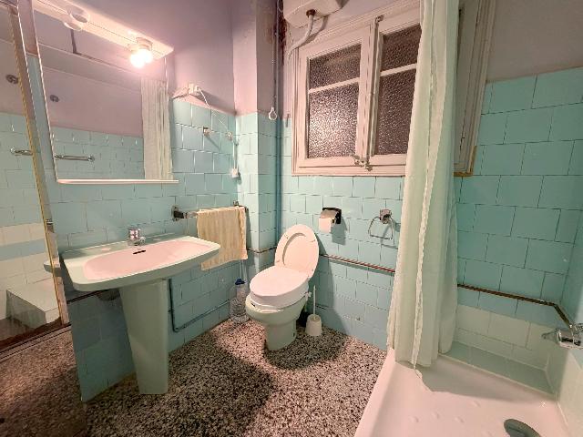Imagen 4 Inmueble 302888 - Piso en venta en Barcelona / Junto Plaça Universitat