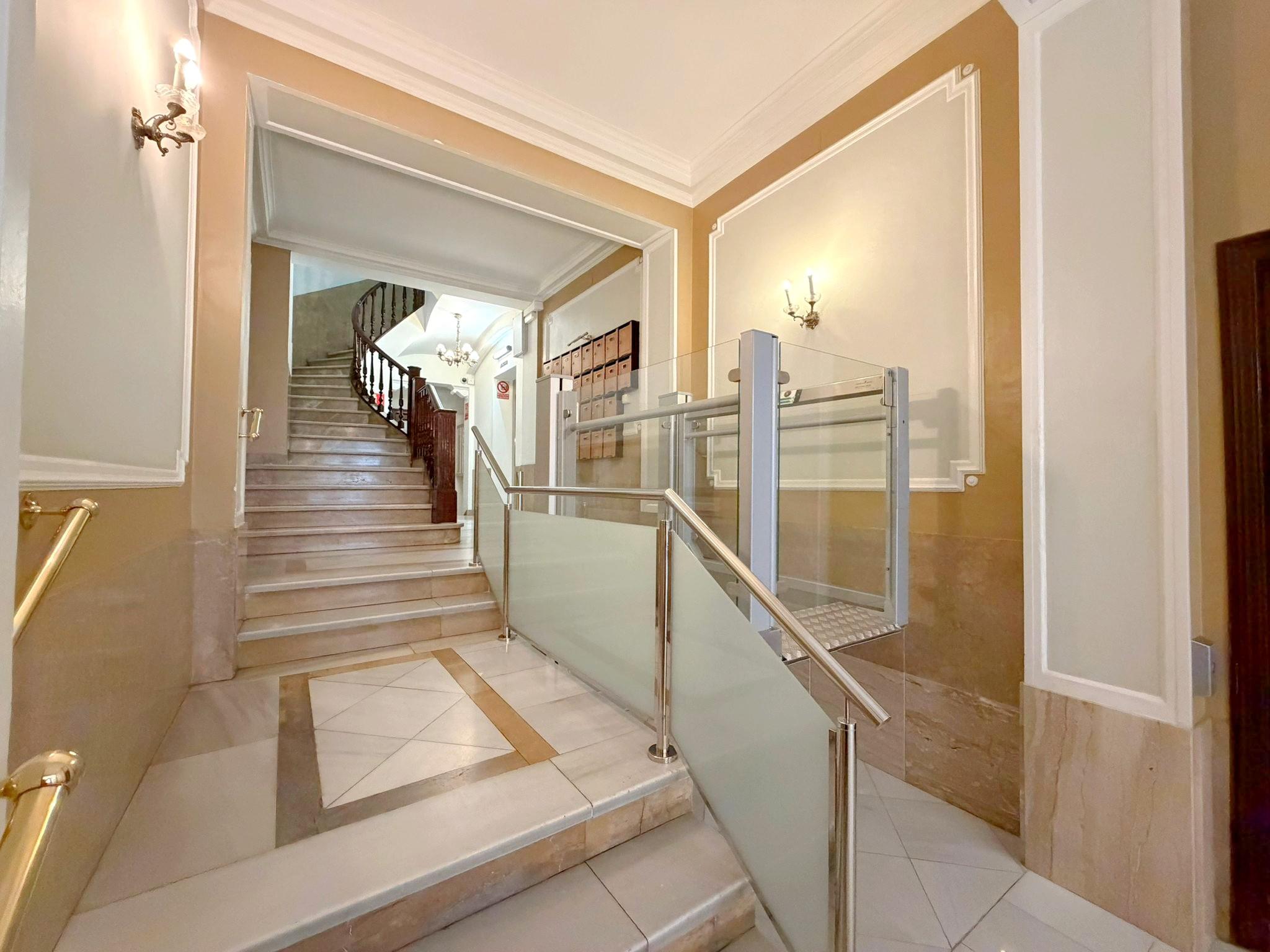 Imagen 35 Piso en venta en Barcelona / Junto Plaça Universitat