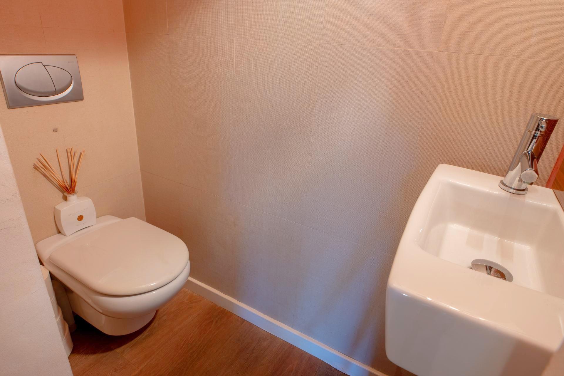 Imagen 13 Piso en venta en Barcelona / Plaça de Jaume Sabartés