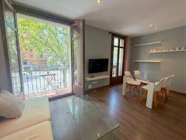 Imagen 1 Inmueble 304027 - Piso en venta en Barcelona / Junto L3 Poble Sec