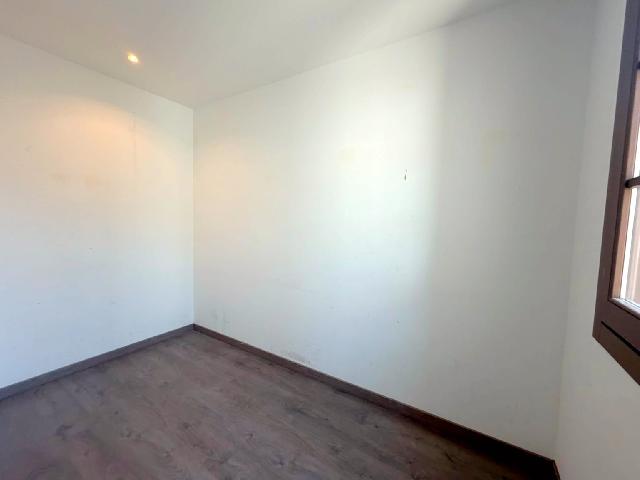 Imagen 19 Inmueble 304029 - Piso en venta en Barcelona / Avda. Paral.lel - metro L3 Poble Sec