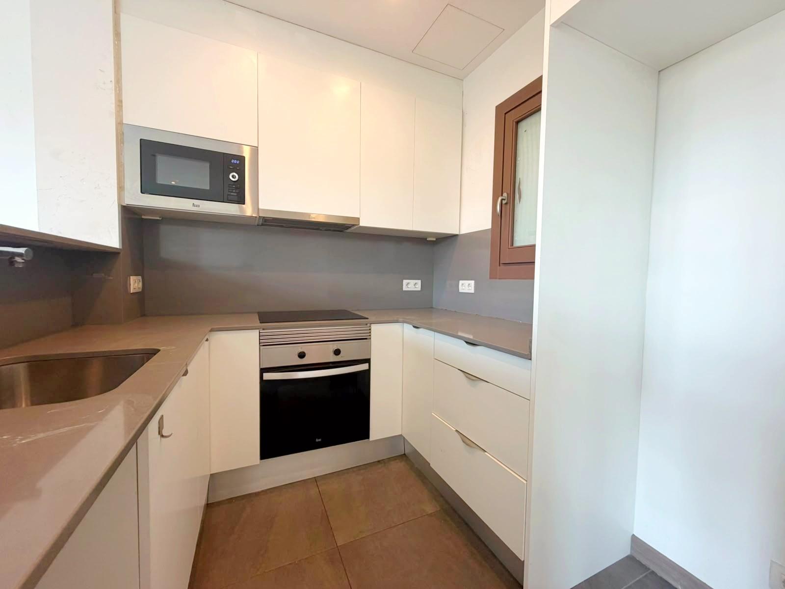 Imagen 11 Piso en venta en Barcelona / Avda. Paral.lel - metro L3 Poble Sec