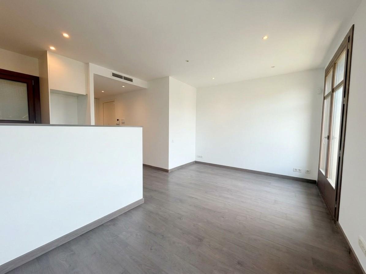 Imagen 7 Piso en venta en Barcelona / Avda. Paral.lel - metro L3 Poble Sec
