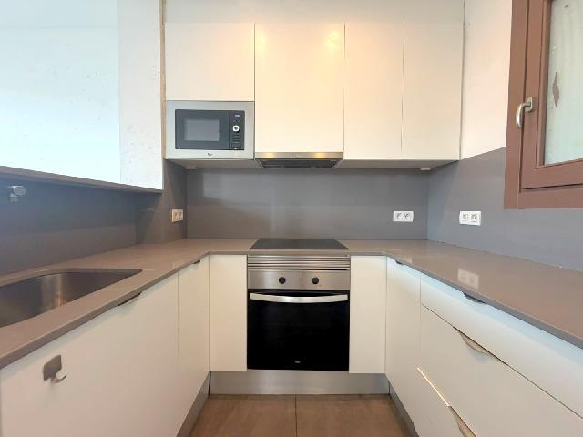 Imagen 3 Inmueble 304029 - Piso en venta en Barcelona / Avda. Paral.lel - metro L3 Poble Sec