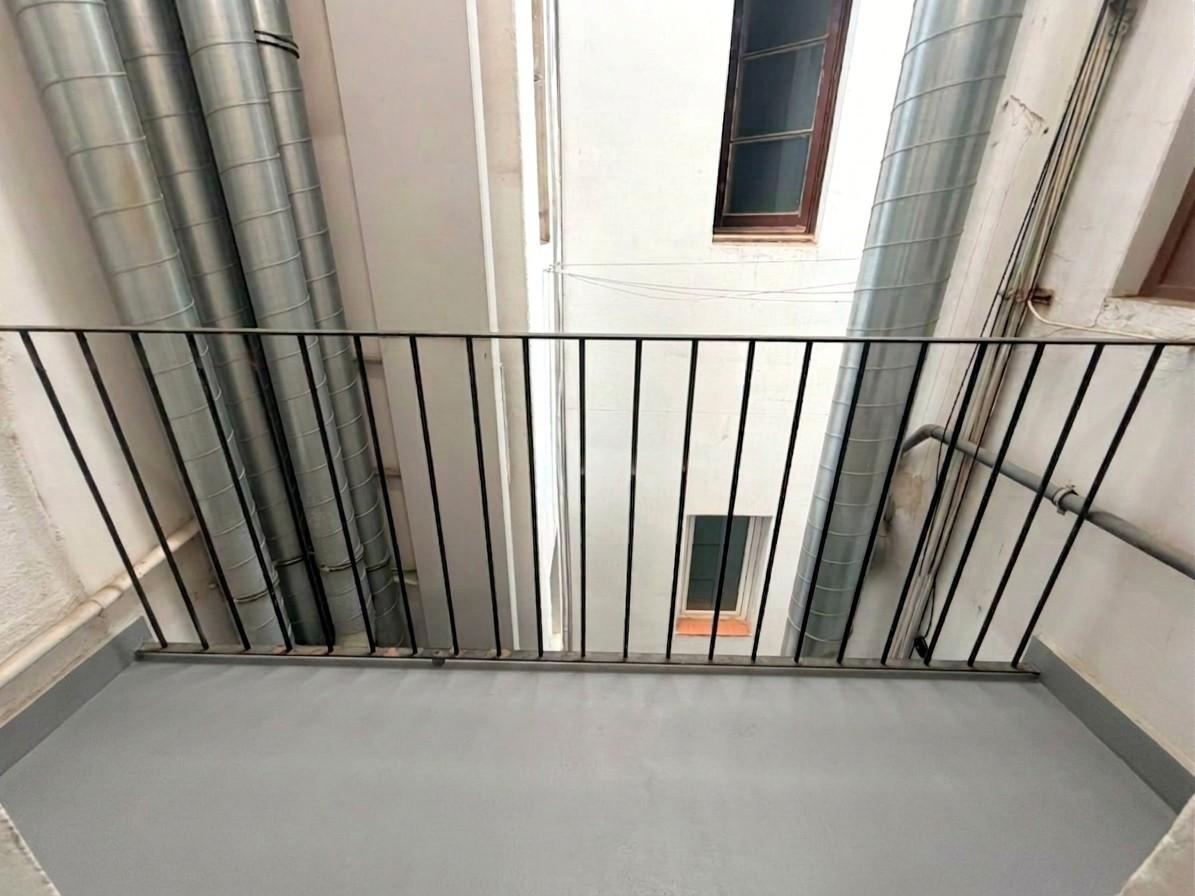 Imagen 13 Piso en venta en Barcelona / Avda. Paral.lel - metro L3 Poble Sec