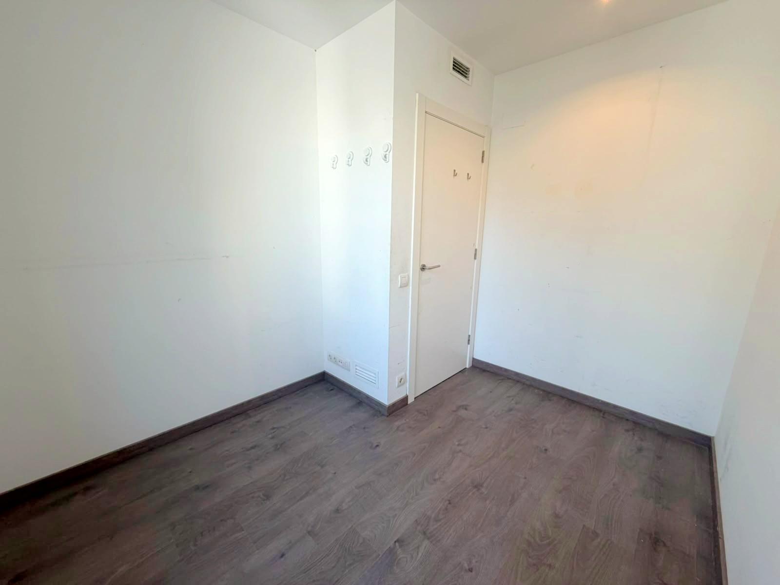 Imagen 18 Piso en venta en Barcelona / Avda. Paral.lel - metro L3 Poble Sec