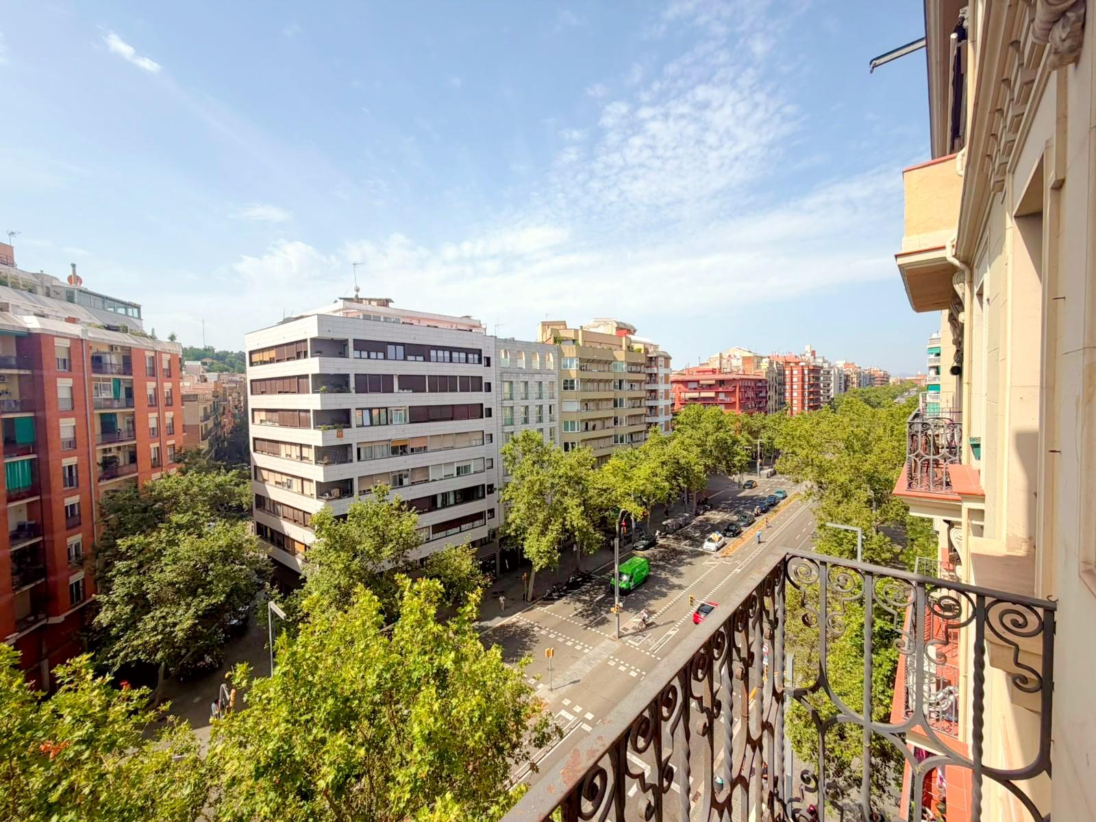 Imagen 9 Piso en venta en Barcelona / Avda. Paral.lel - metro L3 Poble Sec