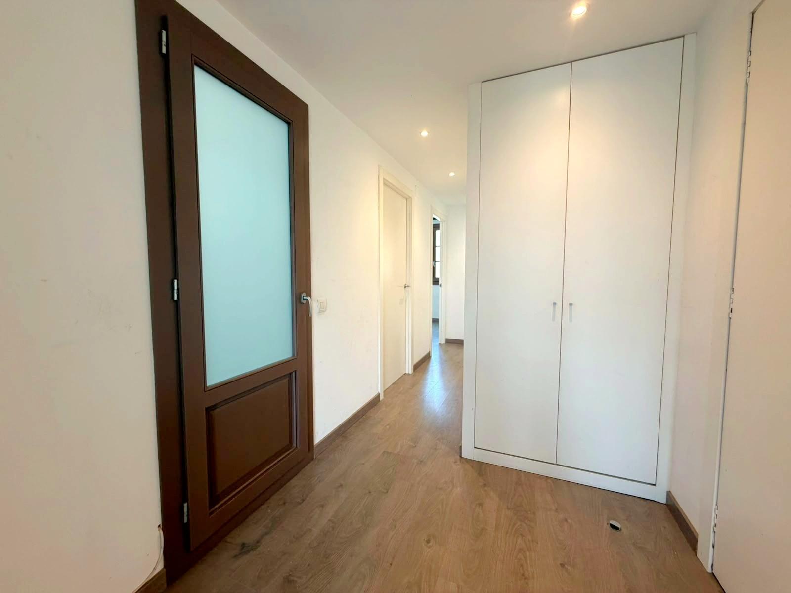 Imagen 20 Piso en venta en Barcelona / Avda. Paral.lel - metro L3 Poble Sec