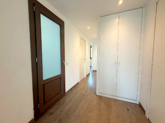 Imagen 20 Inmueble 304029 - Piso en venta en Barcelona / Avda. Paral.lel - metro L3 Poble Sec