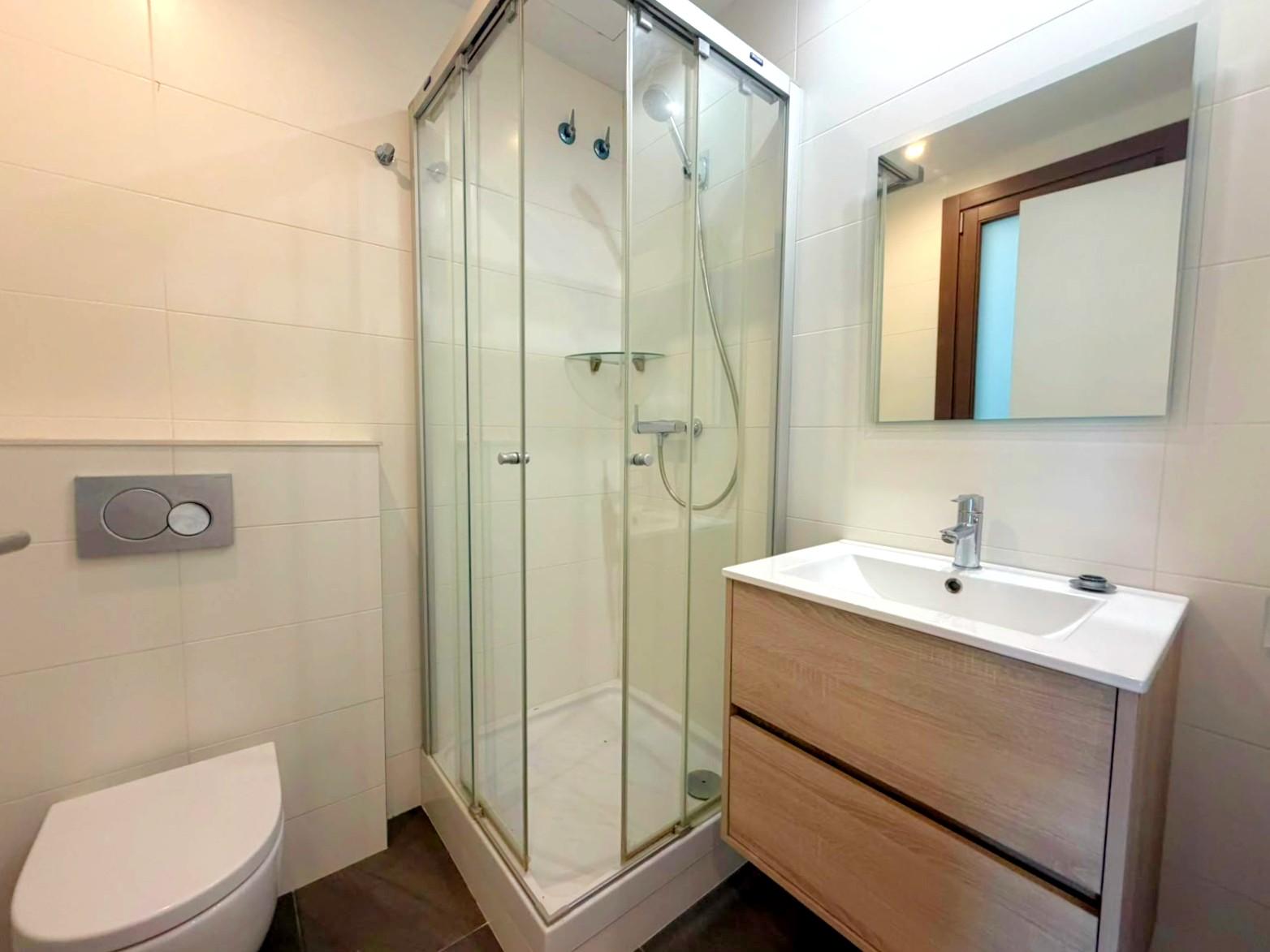 Imagen 4 Piso en venta en Barcelona / Avda. Paral.lel - metro L3 Poble Sec