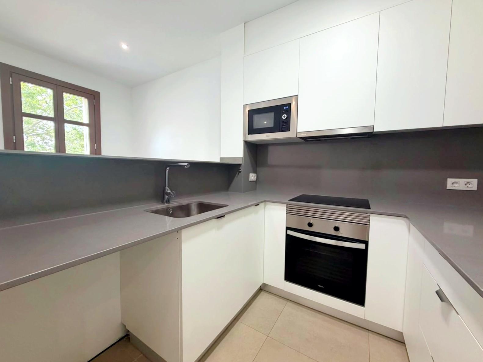 Imagen 3 Piso en venta en Barcelona / Junto metro L3 Poble Sec