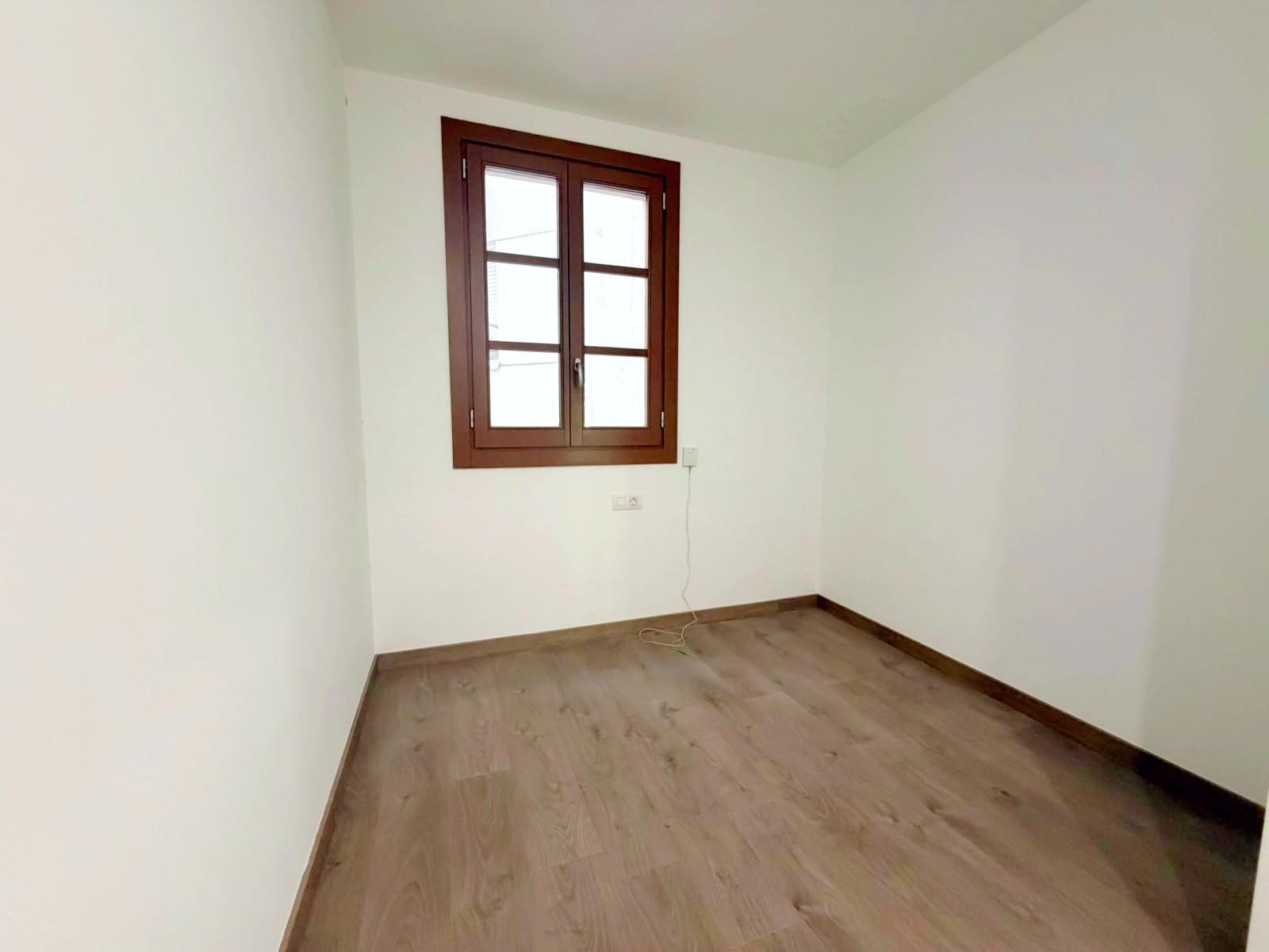 Imagen 22 Piso en venta en Barcelona / Junto metro L3 Poble Sec