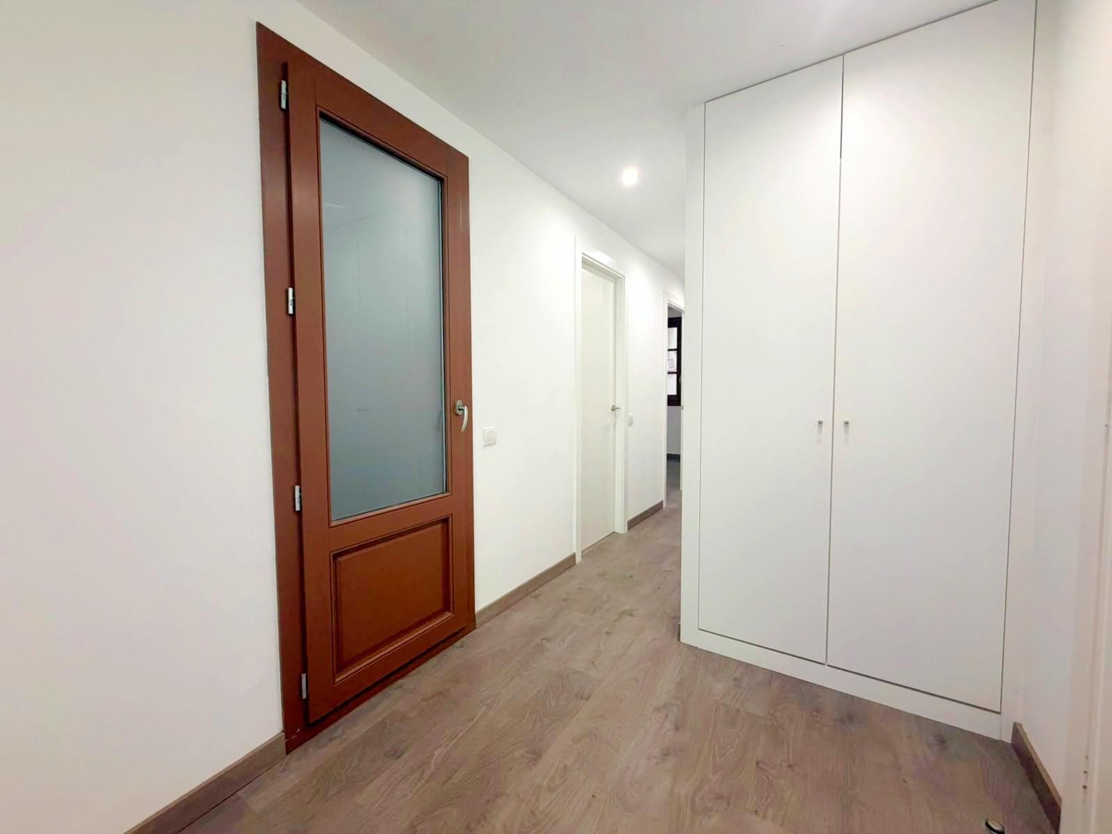 Imagen 24 Piso en venta en Barcelona / Junto metro L3 Poble Sec