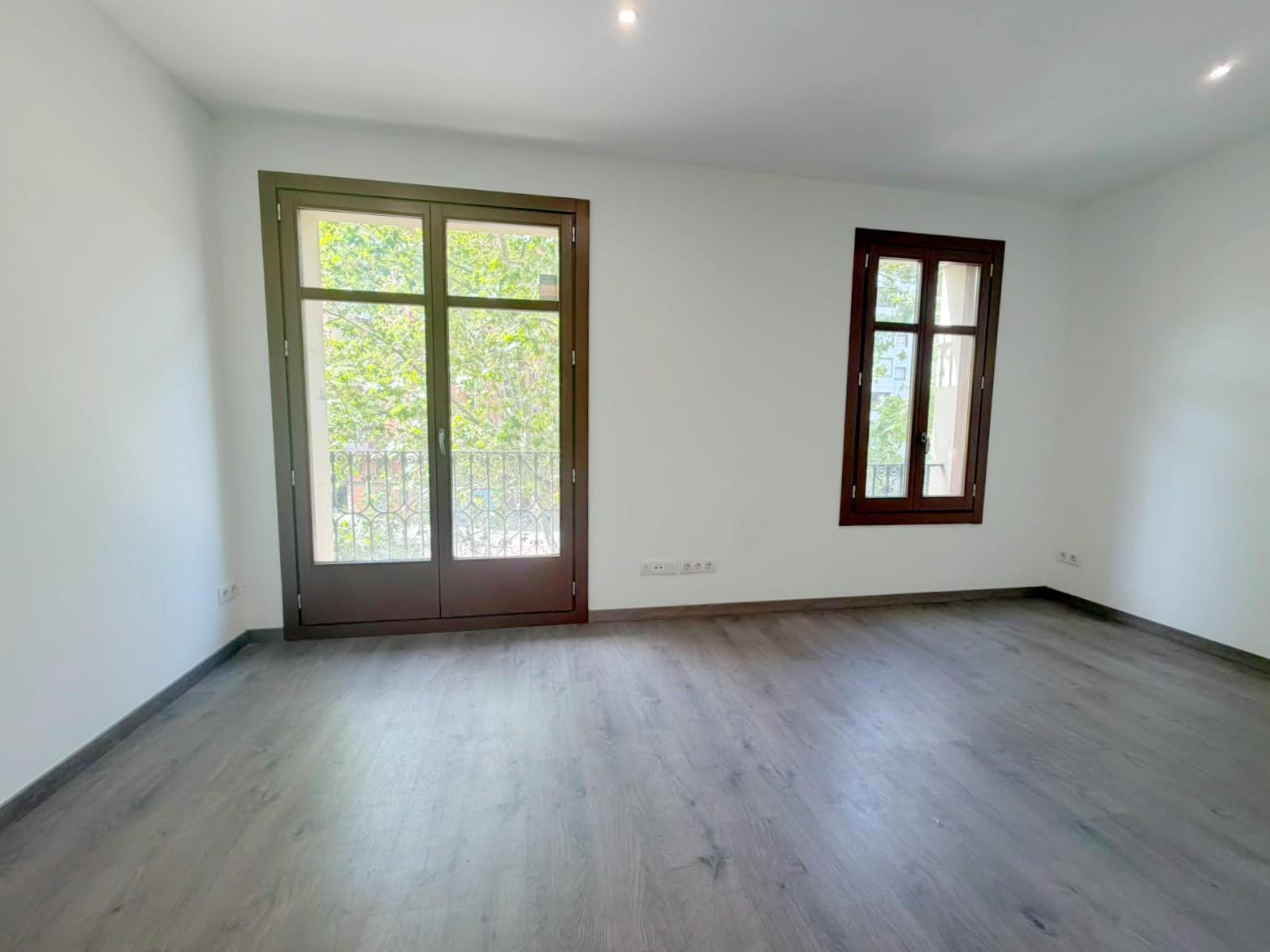 Imagen 7 Piso en venta en Barcelona / Junto metro L3 Poble Sec