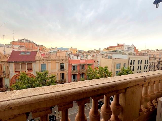 Imagen 1 Inmueble 304797 - Piso en venta en Barcelona / Junto C/ Casanova