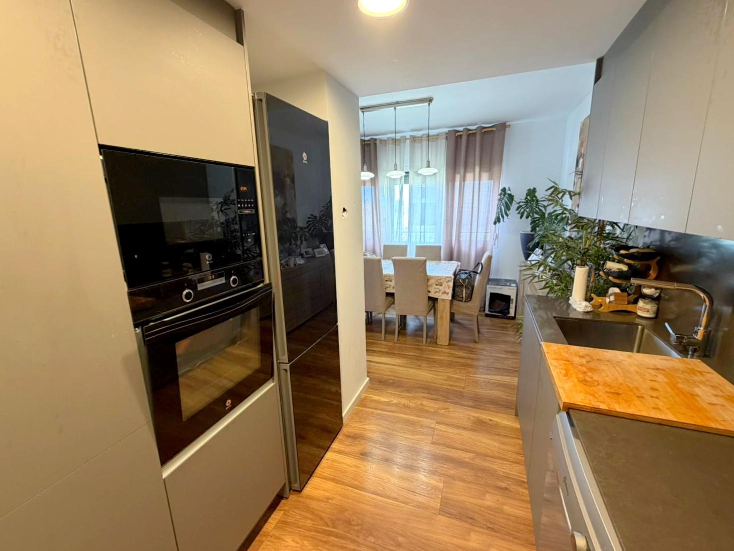 Imagen 3 Piso en venta en Prat De Llobregat El / Junto Avenida Once de Septiembre