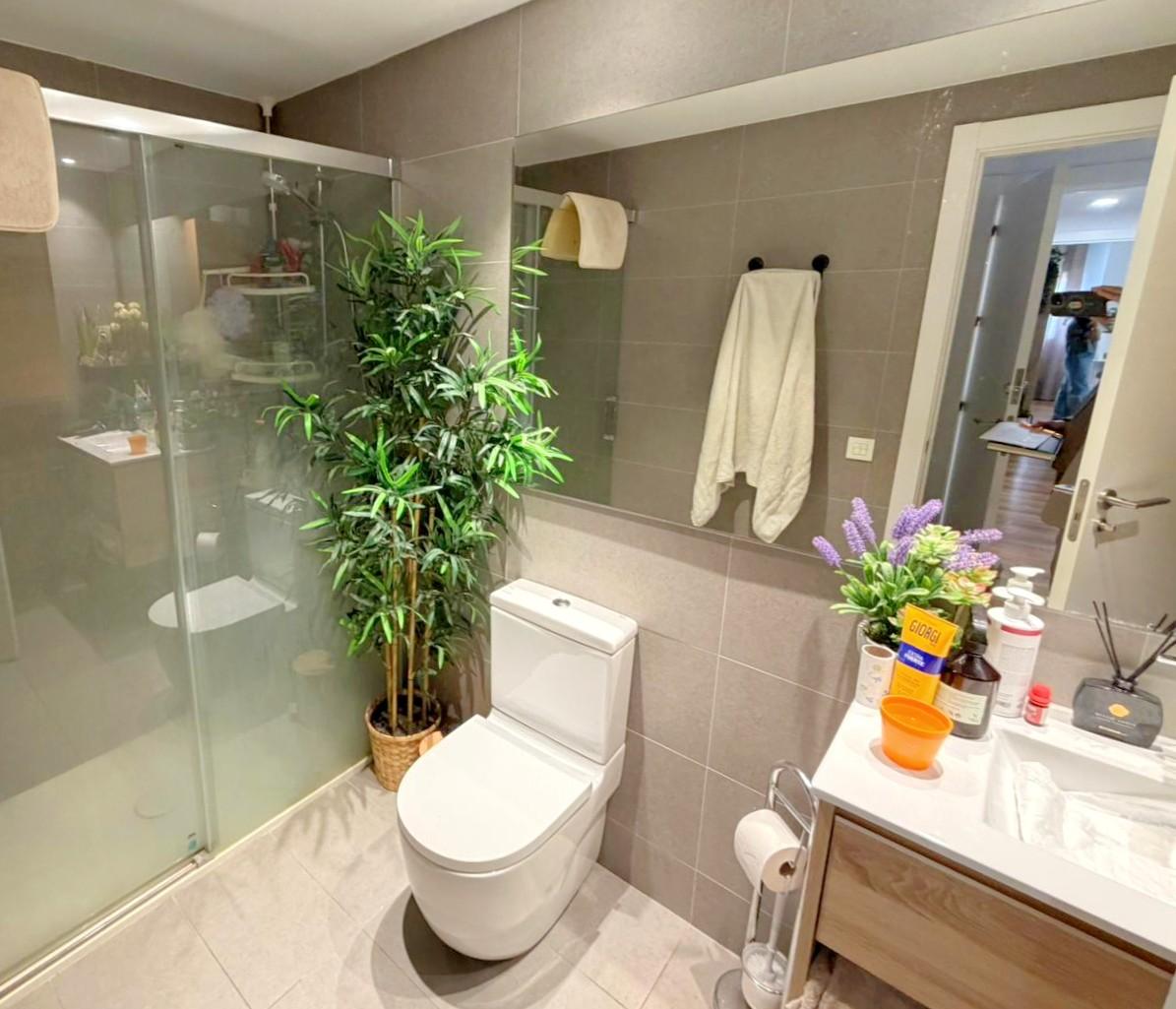 Imagen 4 Piso en venta en Prat De Llobregat El / Junto Avenida Once de Septiembre