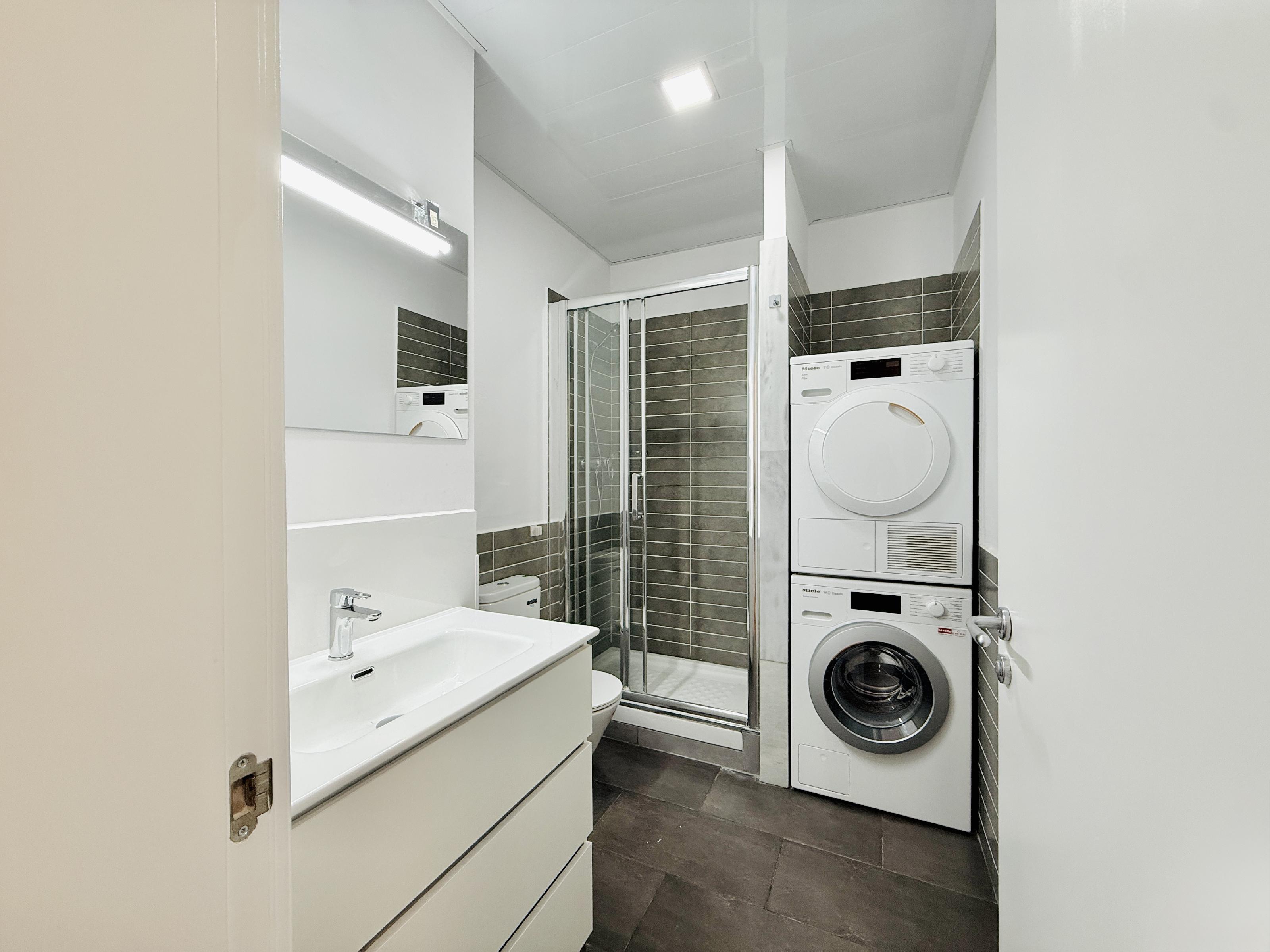 Imagen 4 Piso en venta en Barcelona / Junto Ronda Universitat