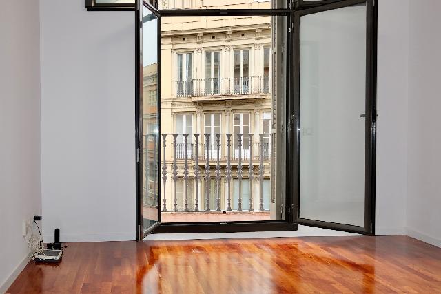 Imagen 1 Inmueble 306257 - Piso en venta en Barcelona / Junto Ronda Universitat