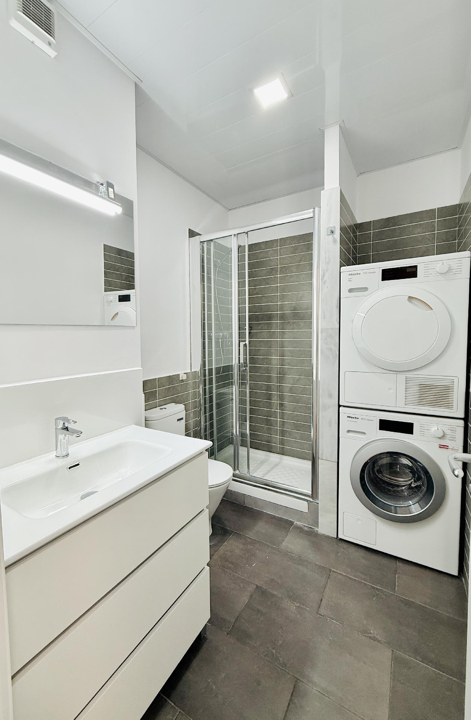 Imagen 14 Piso en venta en Barcelona / Junto Ronda Universitat