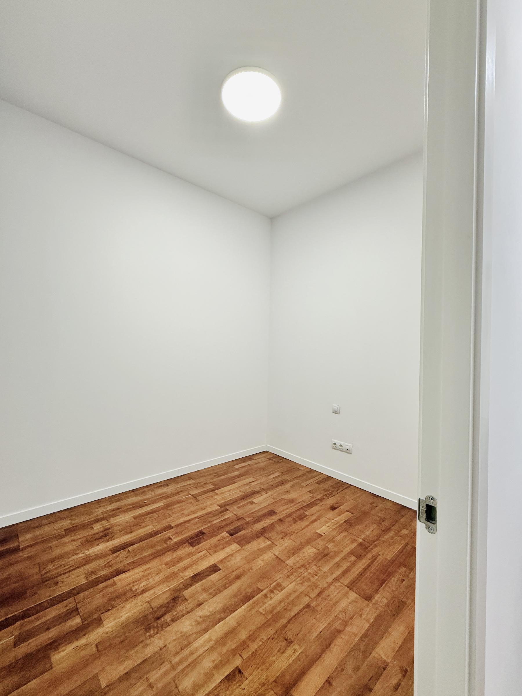 Imagen 17 Piso en venta en Barcelona / Junto Ronda Universitat