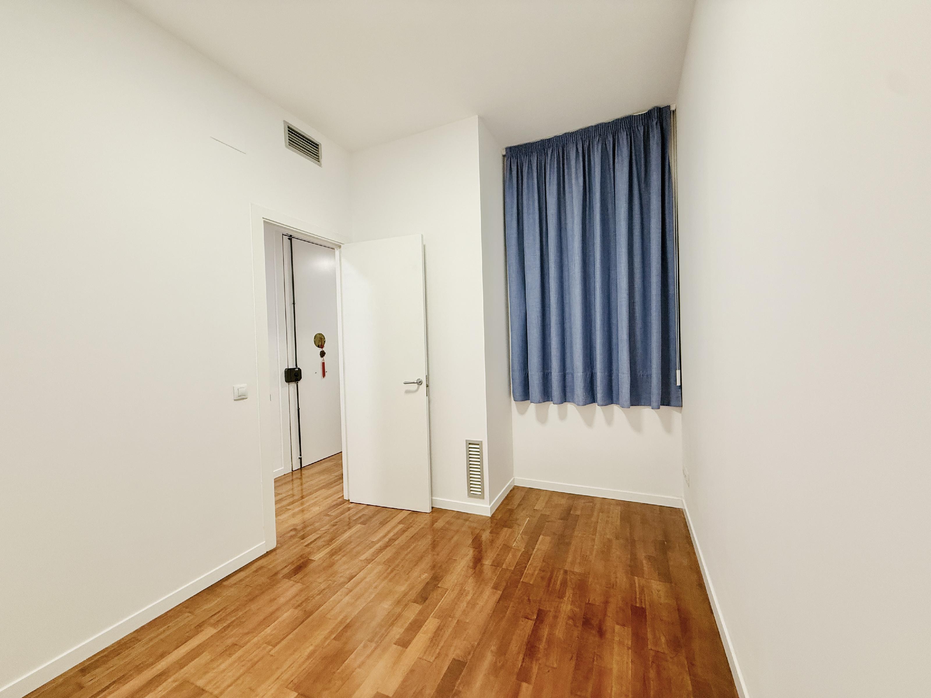 Imagen 19 Piso en venta en Barcelona / Junto Ronda Universitat