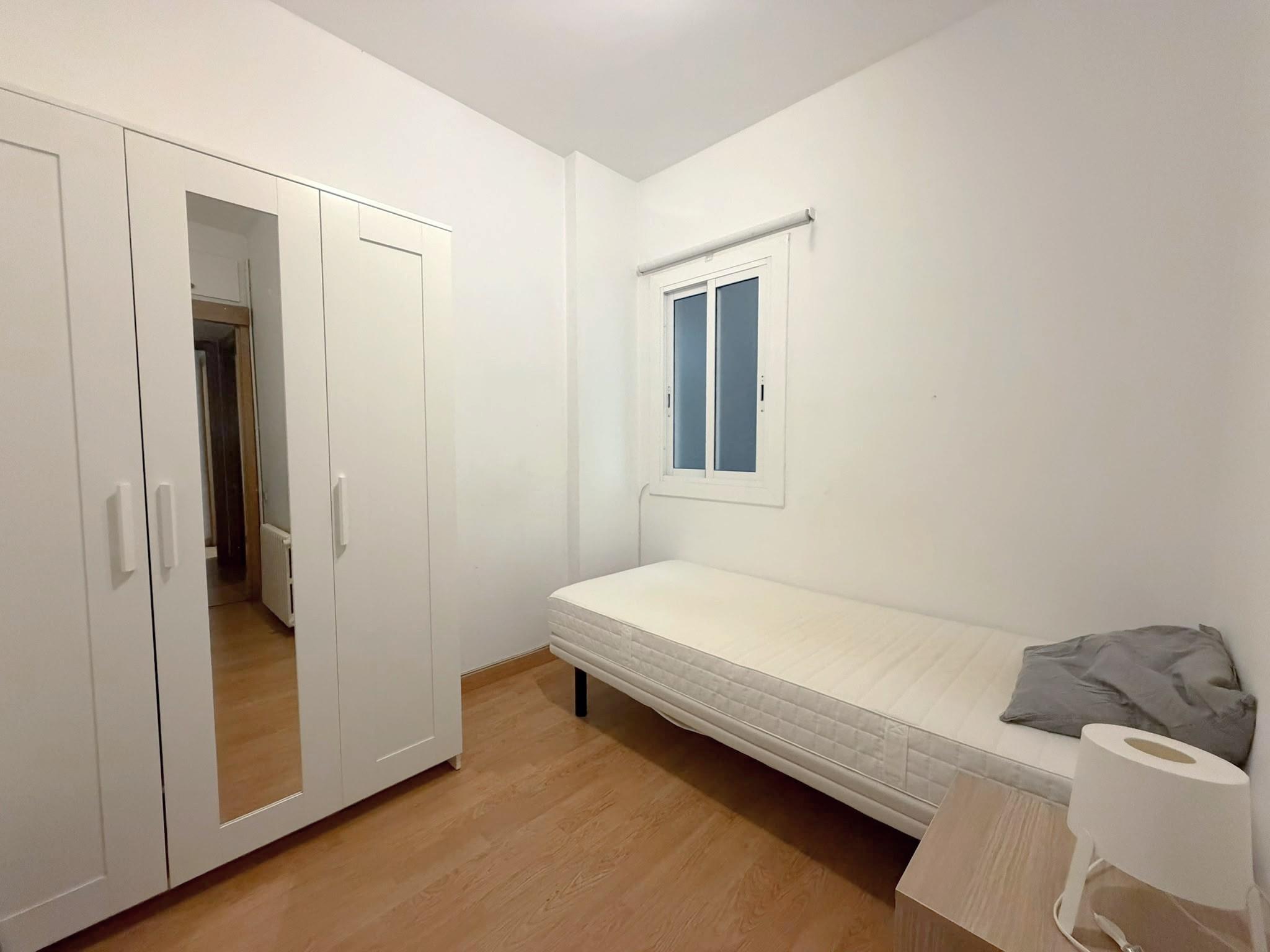 Imagen 29 Piso en venta en Barcelona / Plaça Universitat